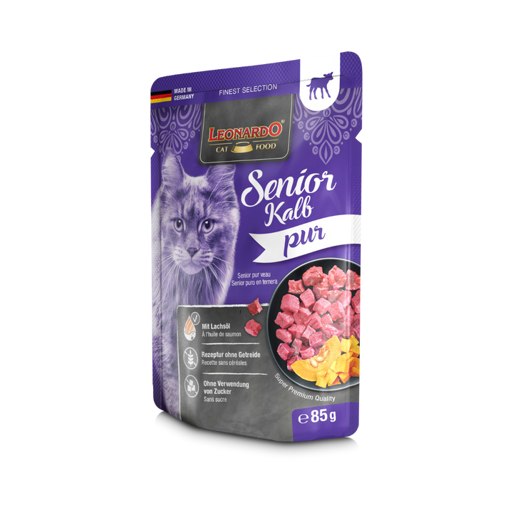 Leonardo Senior Puro en Ternera pouch de 85 g para gatos, vista en ángulo