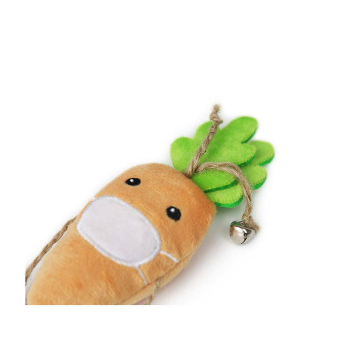 BRNX Maxi Toy juguete de peluche para gatos con forma de una zanahoria naranja con hojas verdes, vista 4