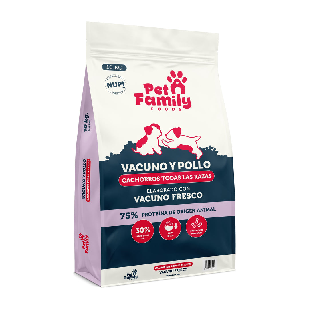 Pet Family Perro Cachorro 10 Kg, envase de vacuno y pollo para cachorros de todas las razas, sobre fondo blanco.