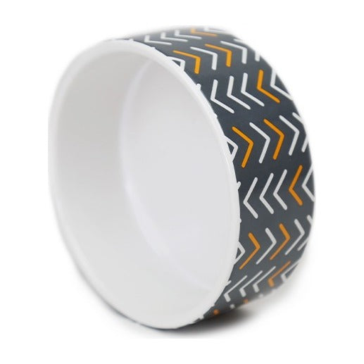 BRNX plato de cerámica minimalista con estampado de flechas en gris, naranjo y blanco, vista 4