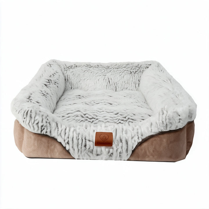 Wonder Dog cama acolchada café cuadrada con interior peludo blanco y etiqueta de cuero