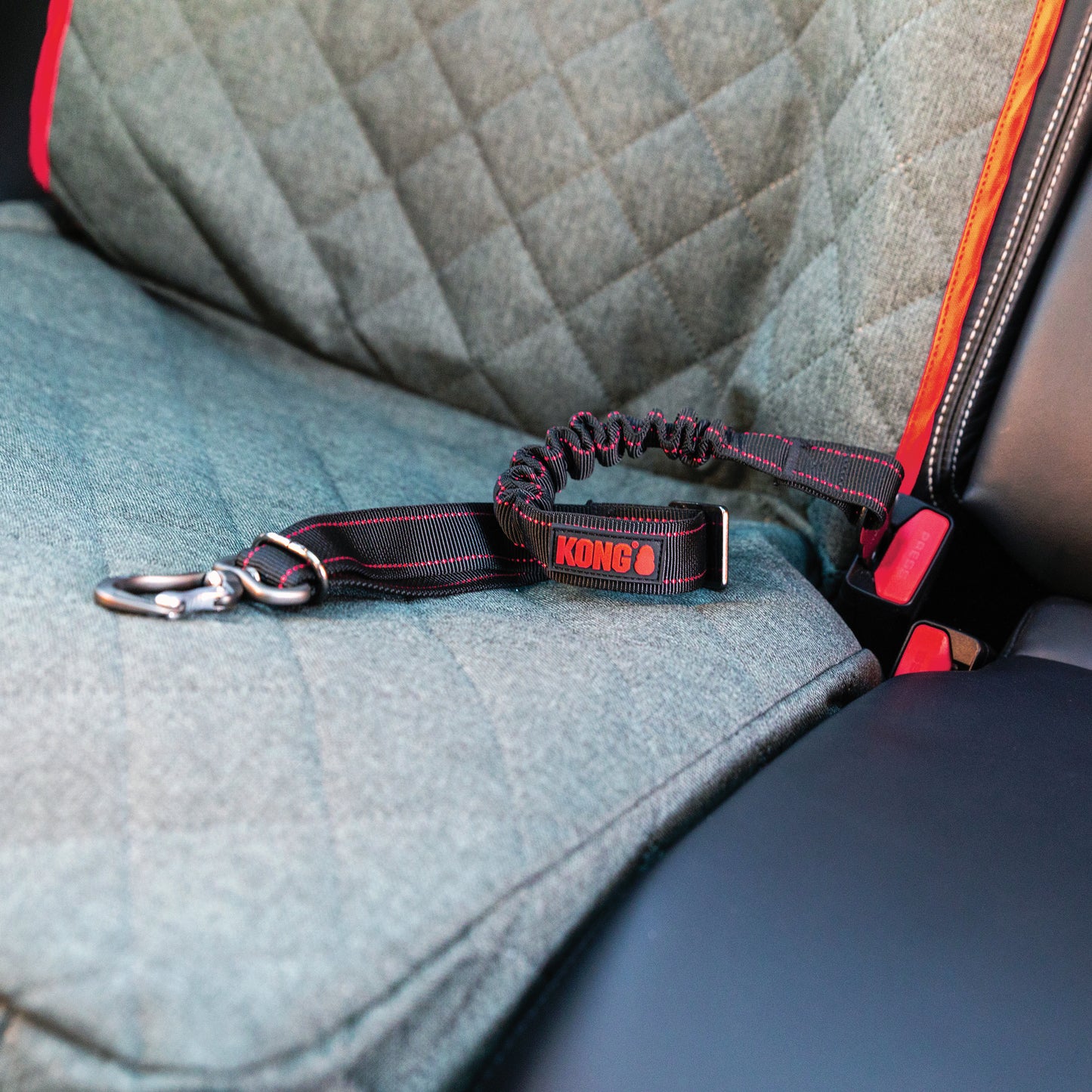 KONG Deluxe Swivel Tether Perros Cinturón de Seguridad Mosquetón Giratorio