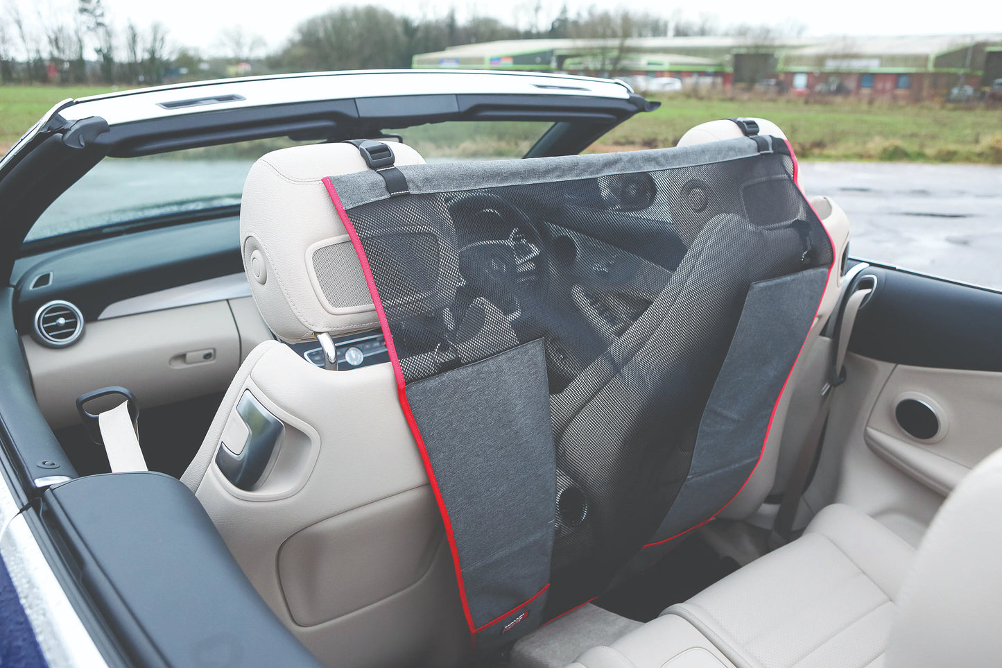KONG Protective Seat Barrier Barrera para Auto de Perros