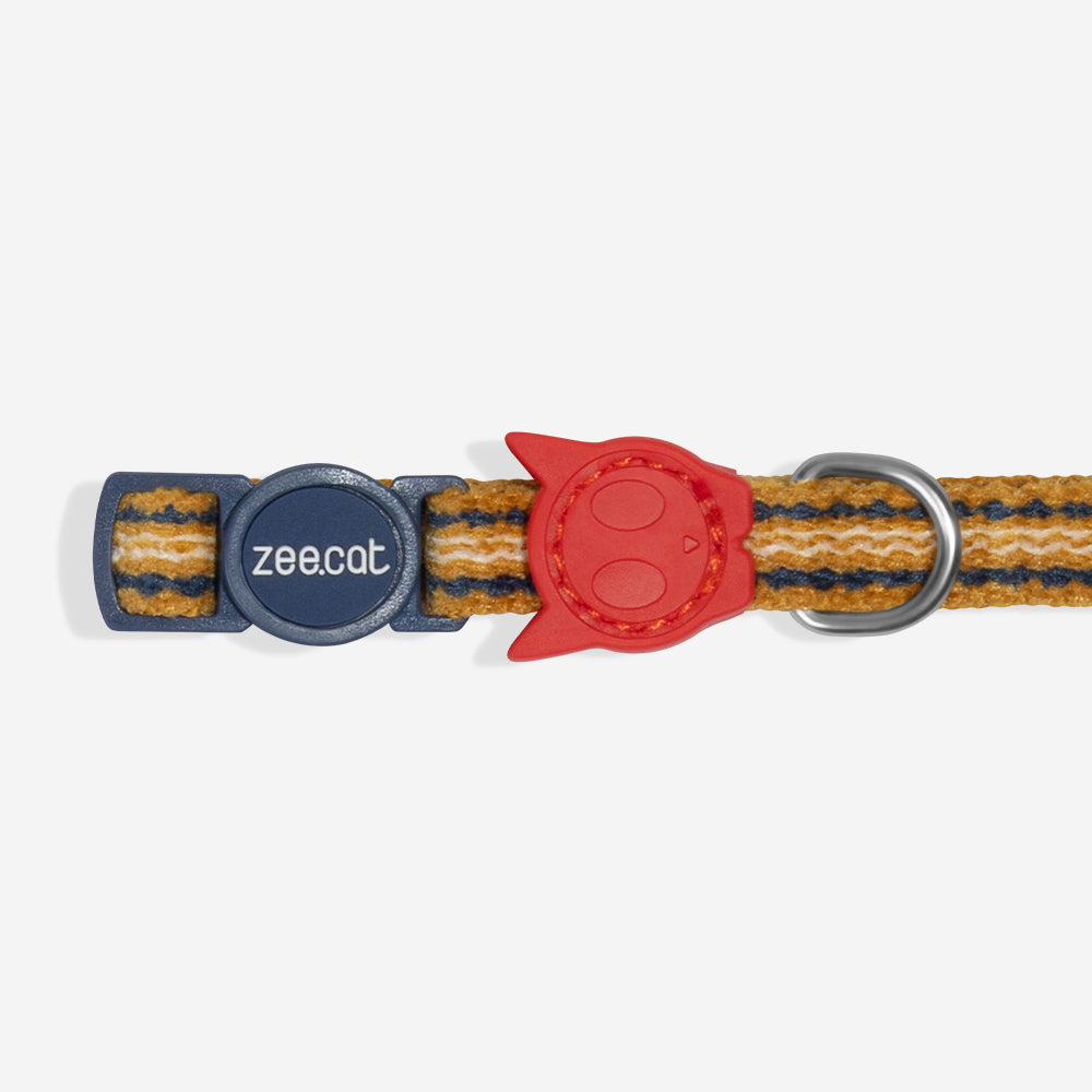 Zee Dog Collar Gato Velvet Vibes Misfit puesto en un gato