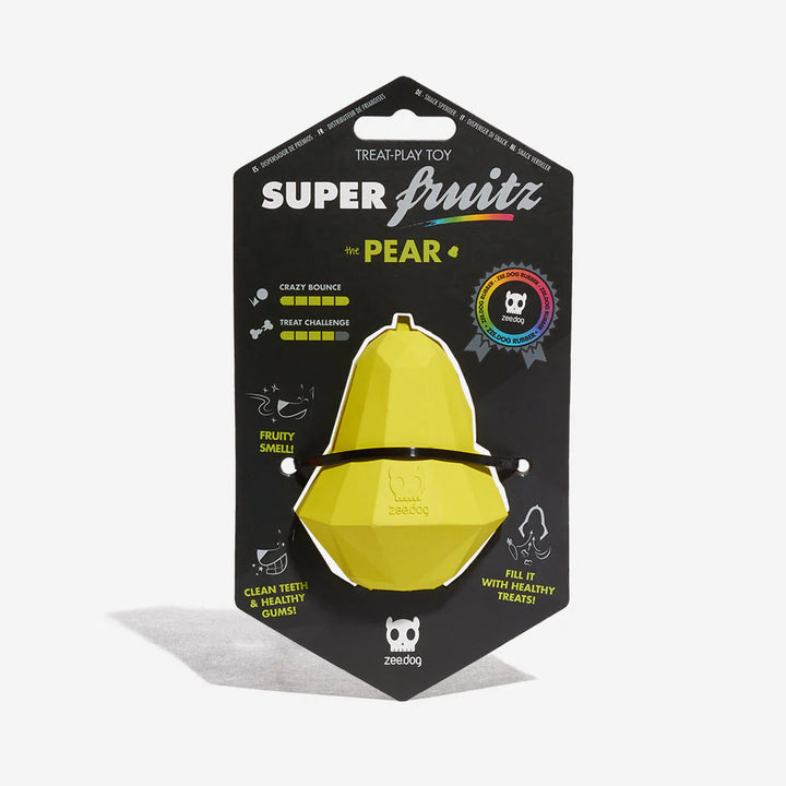 Zee Dog Super Pear juguete pera para perros en uso